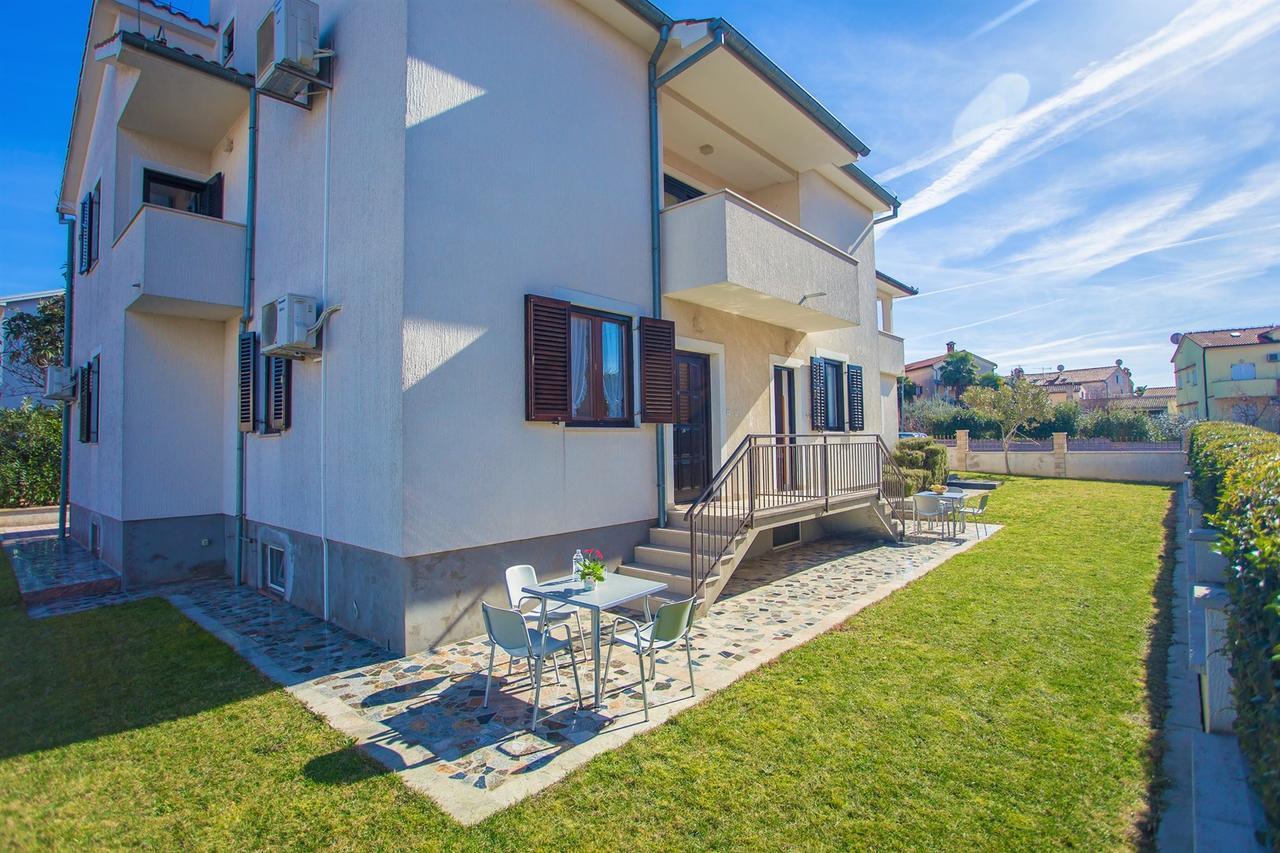 Punta B Hotel Poreč Buitenkant foto